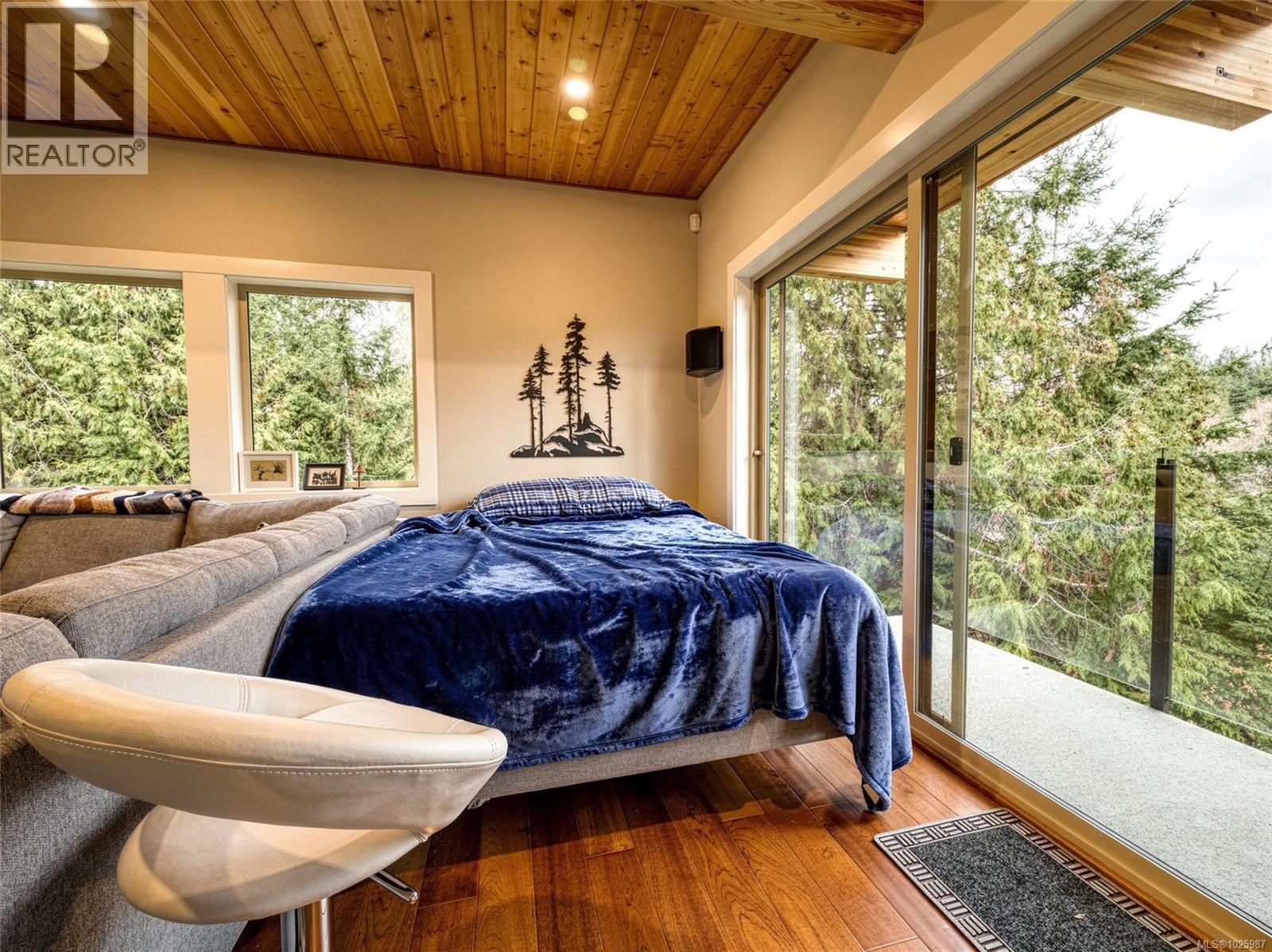 9226 Nighthawk Rd, Lake Cowichan