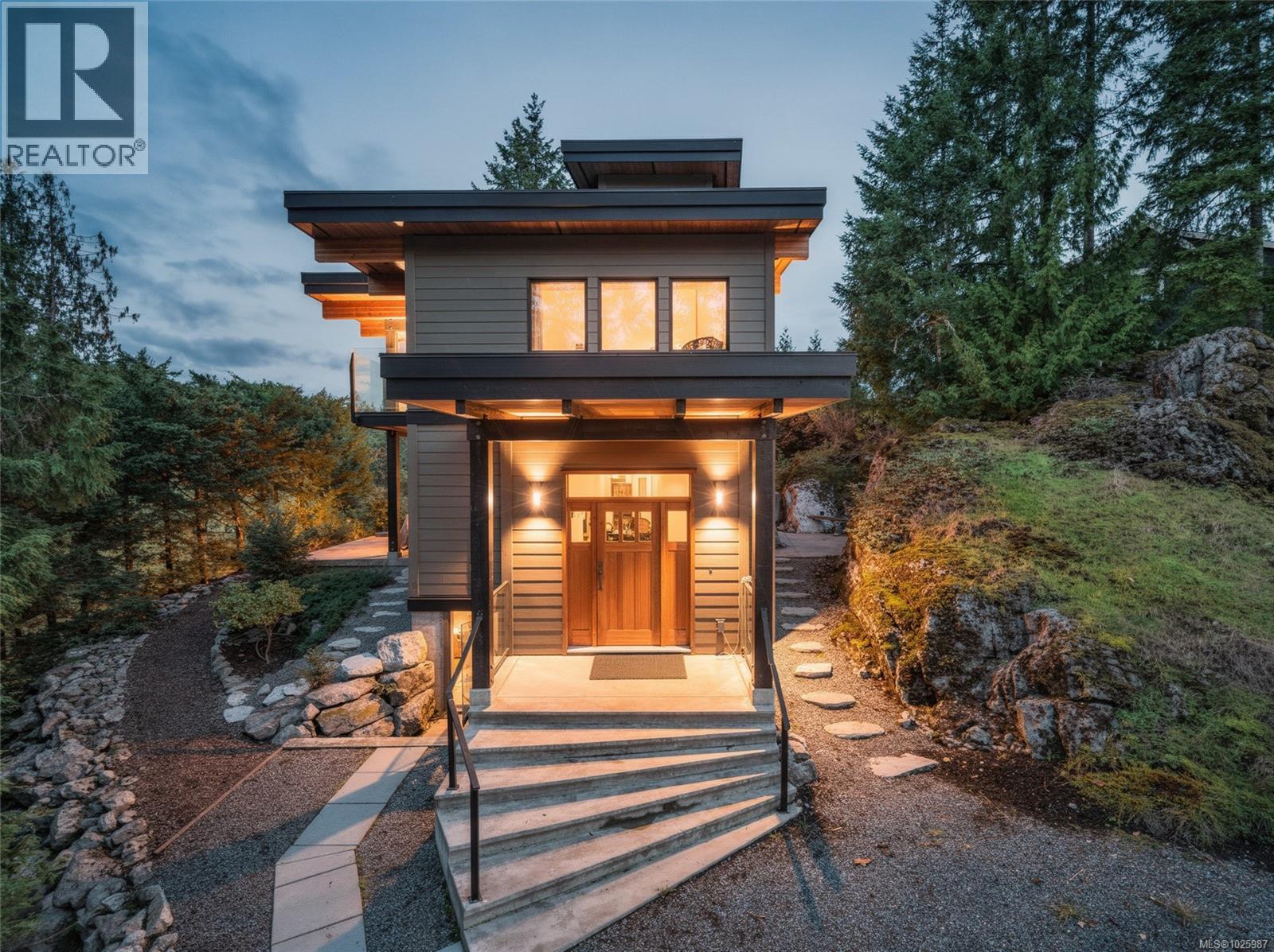 9226 Nighthawk Rd, Lake Cowichan