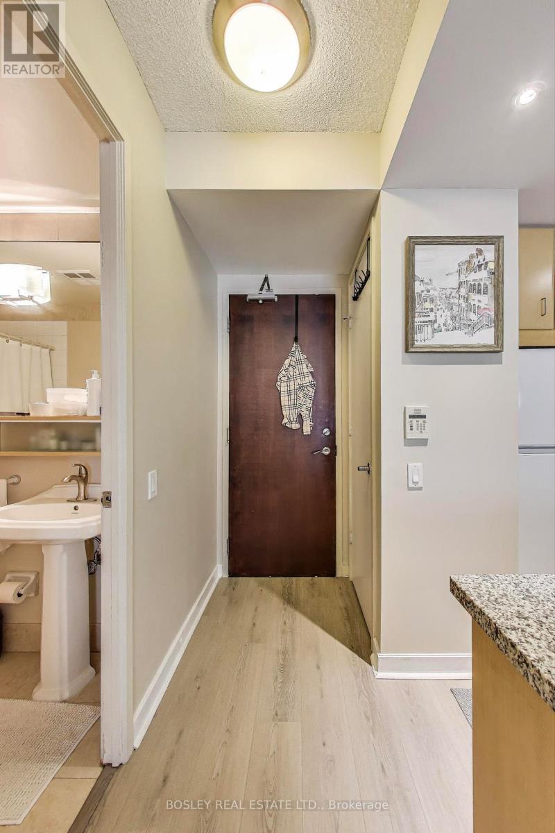 #1007 85 BLOOR STREET E - 3