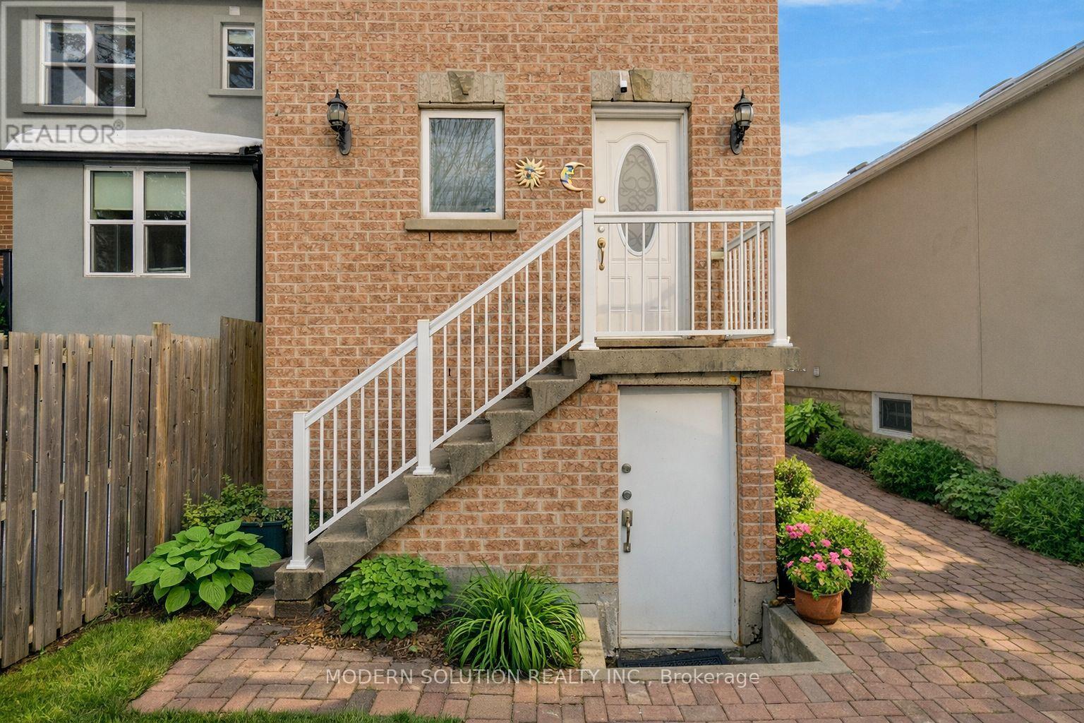 LOWER - 246 PRESCOTT AVENUE - Photo 3 of 13, Toronto (Weston-Pellam Park), Ontario