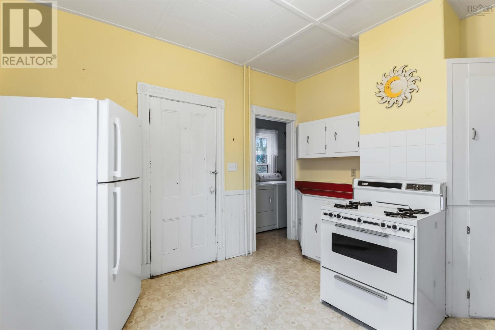 Property 18 of 49 of 336 Gray Street