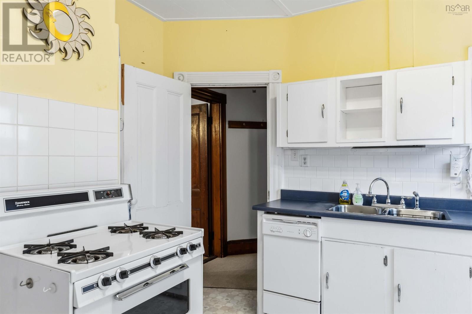 Property 17 of 49 of 336 Gray Street