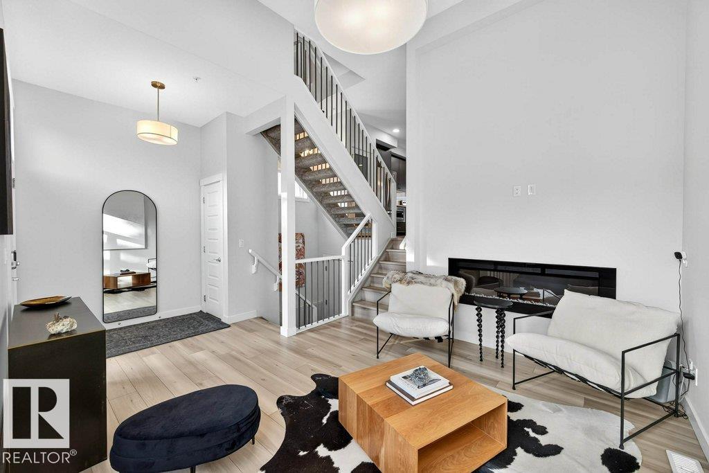 #7 9745 92 ST NW, Edmonton