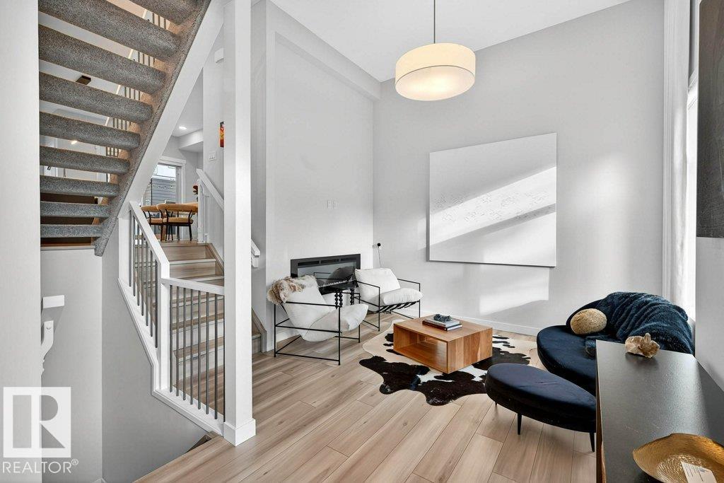 #7 9745 92 ST NW, Edmonton