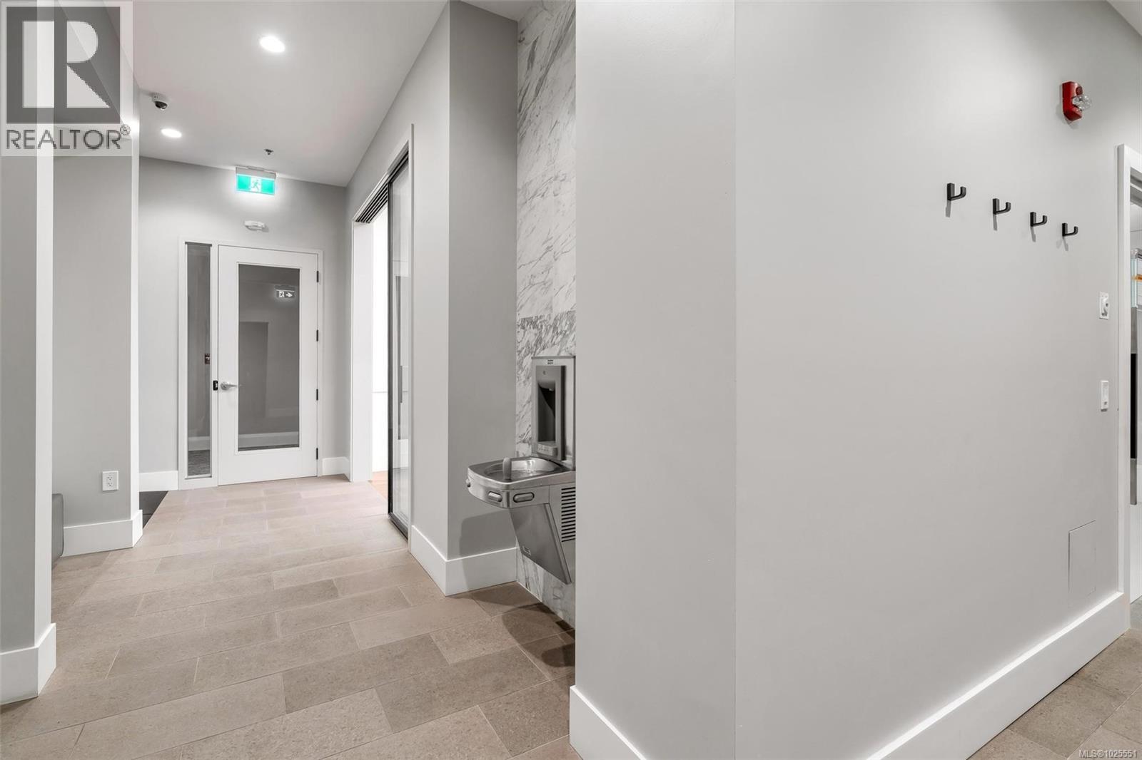 201 888 Government Street, Victoria