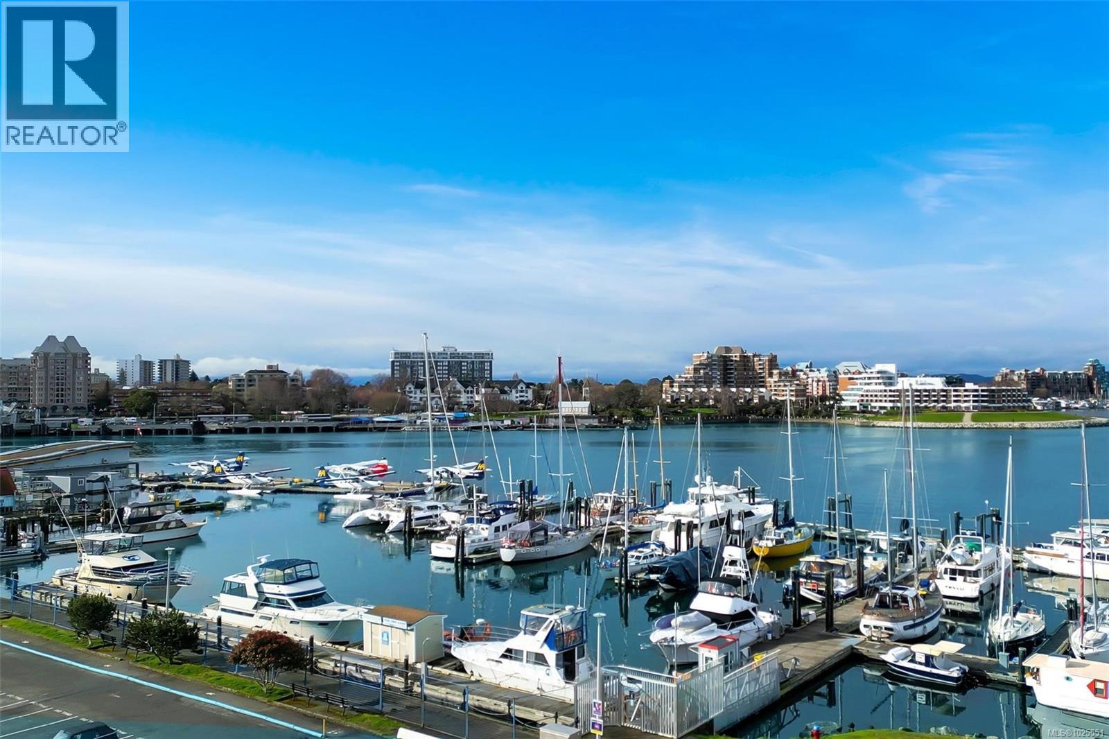 201 888 Government Street, Victoria