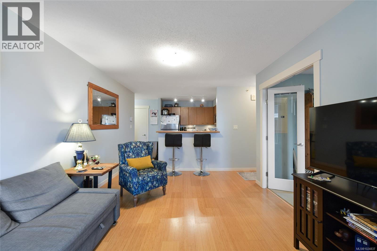 #405 751 FAIRFIELD RD - 18