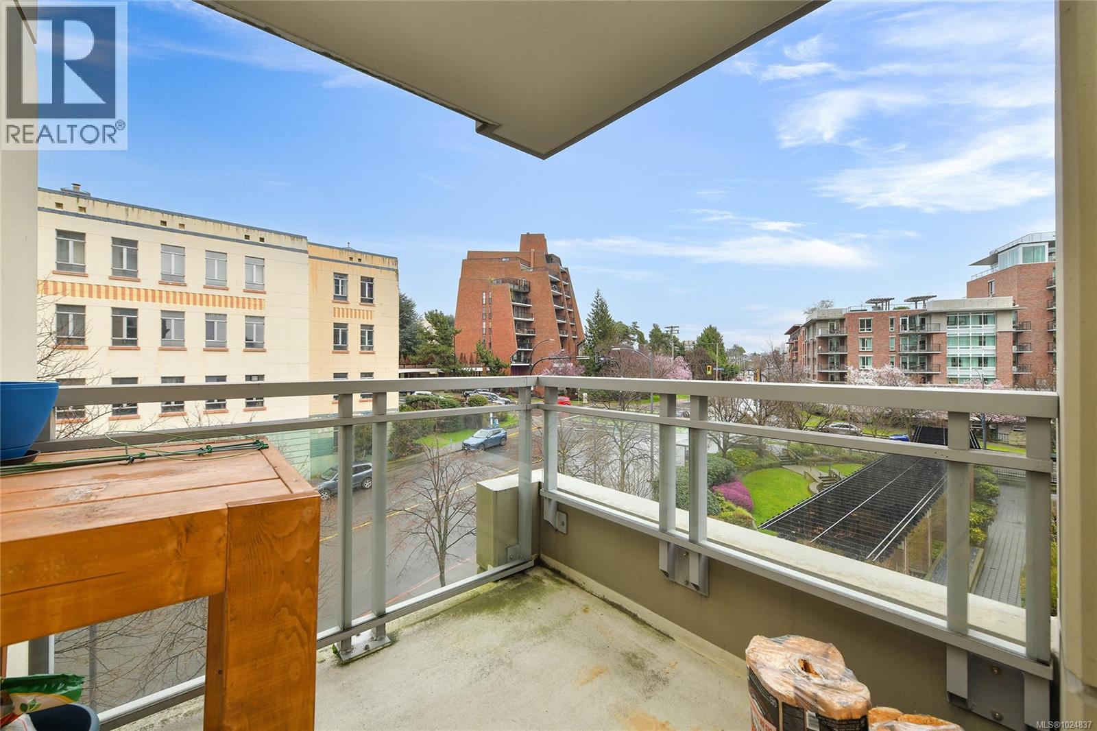 #405 751 FAIRFIELD RD - 24