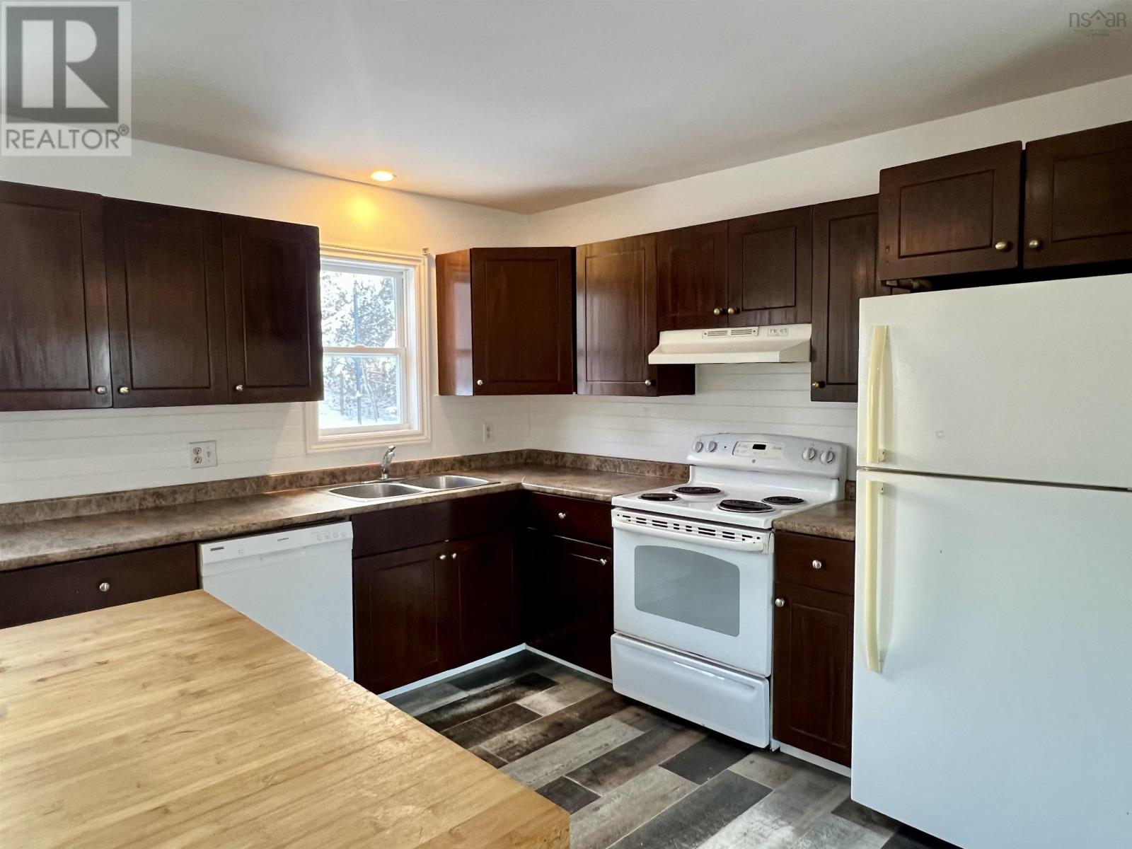 Property 11 of 35 of 2121 Union Street