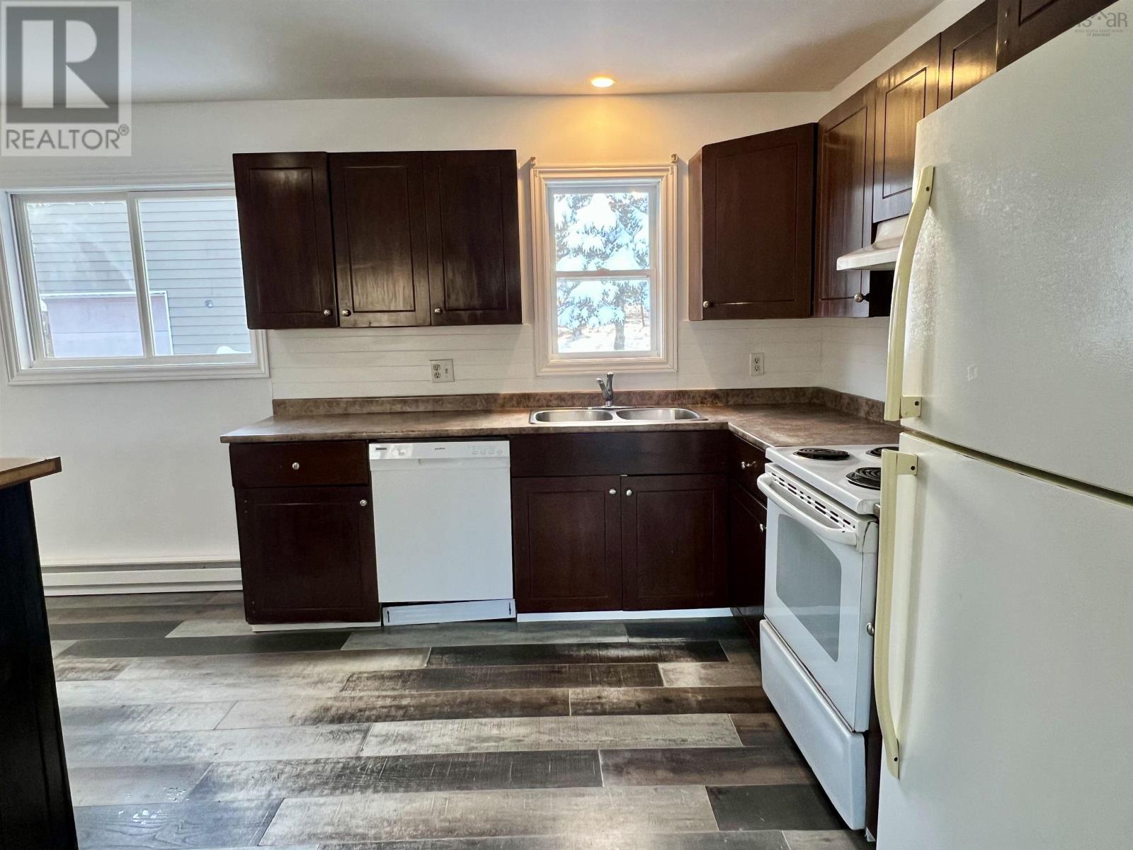 Property 14 of 35 of 2121 Union Street