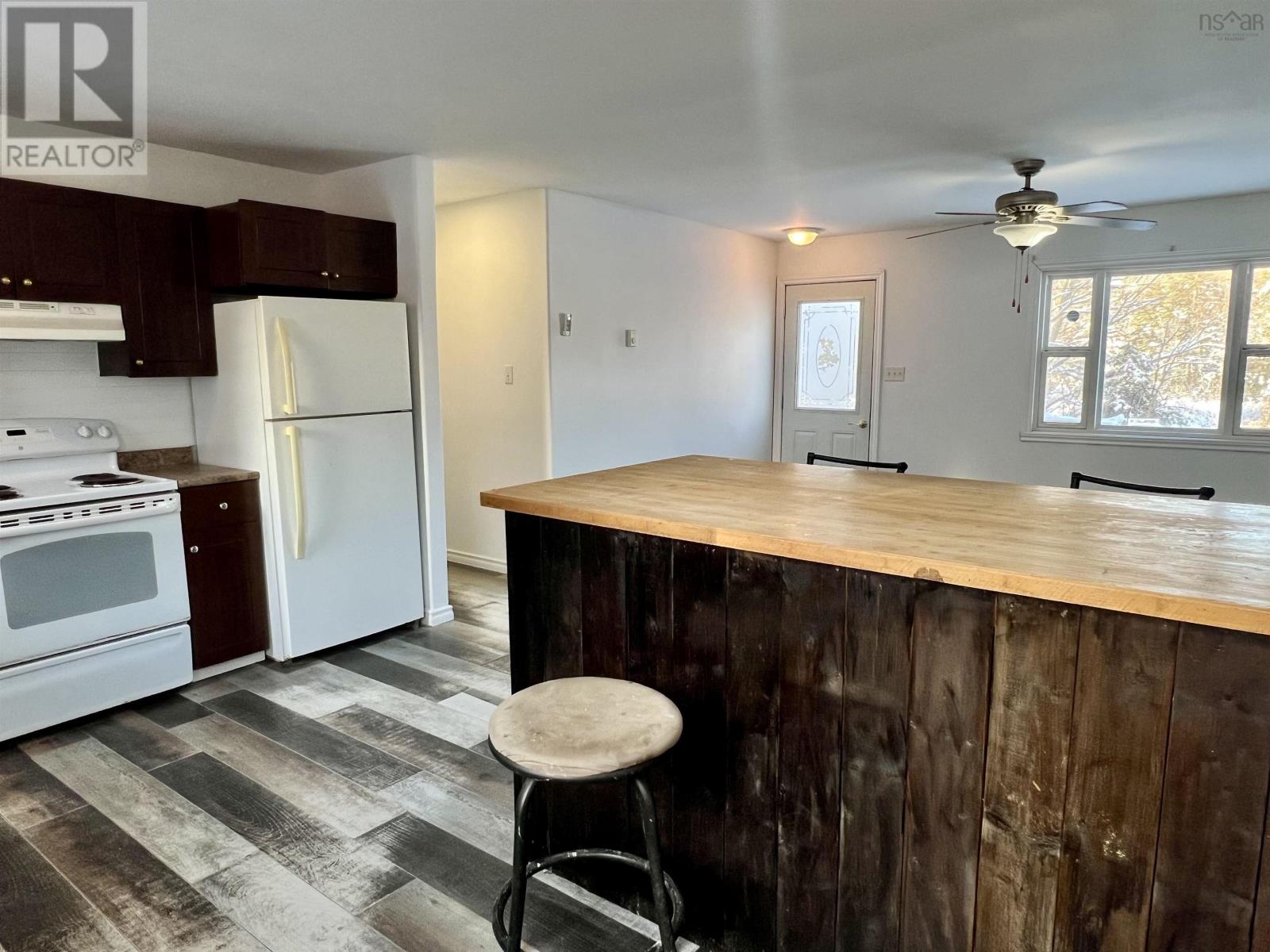 Property 10 of 35 of 2121 Union Street