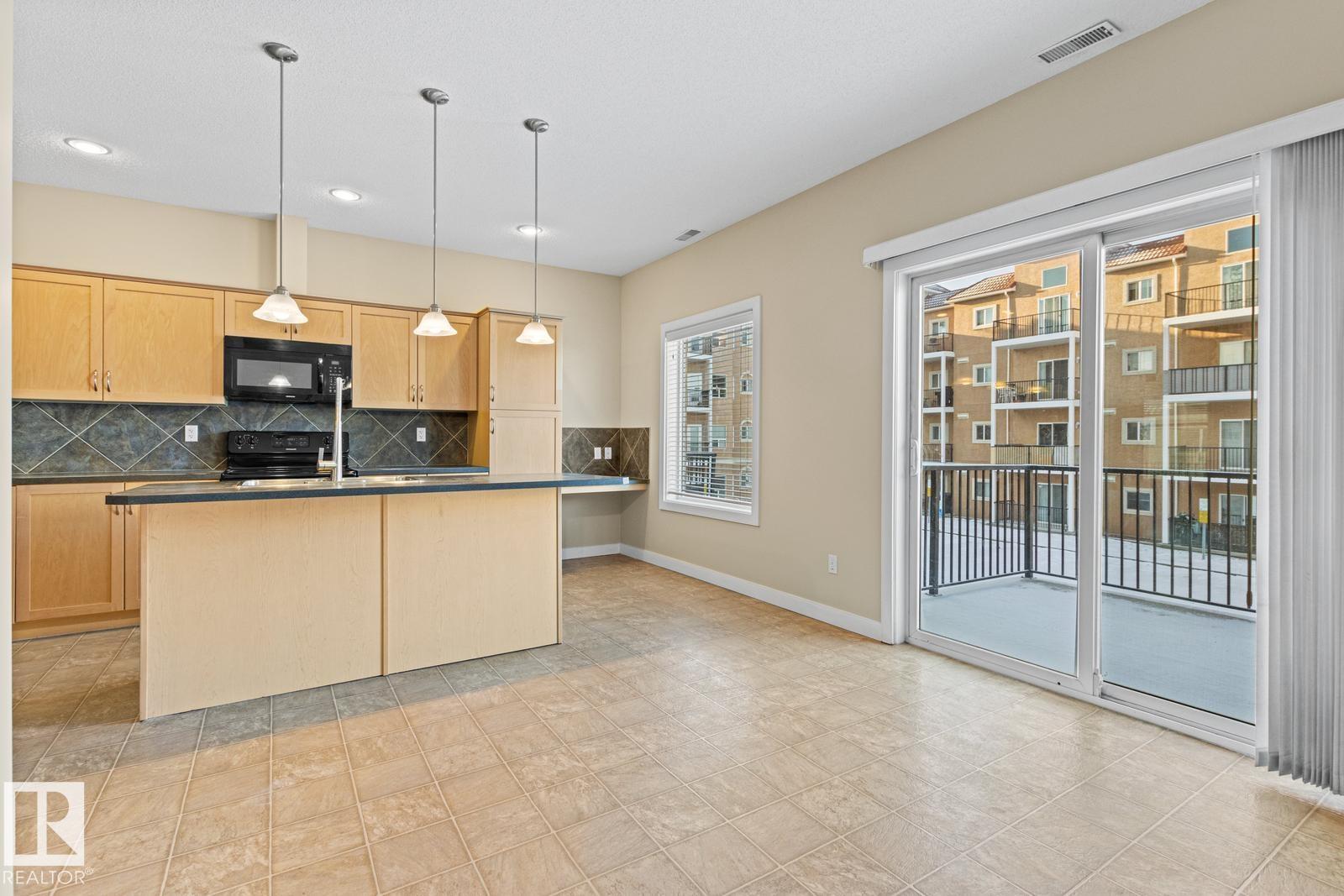 #39 13825 155 AV NW, Edmonton