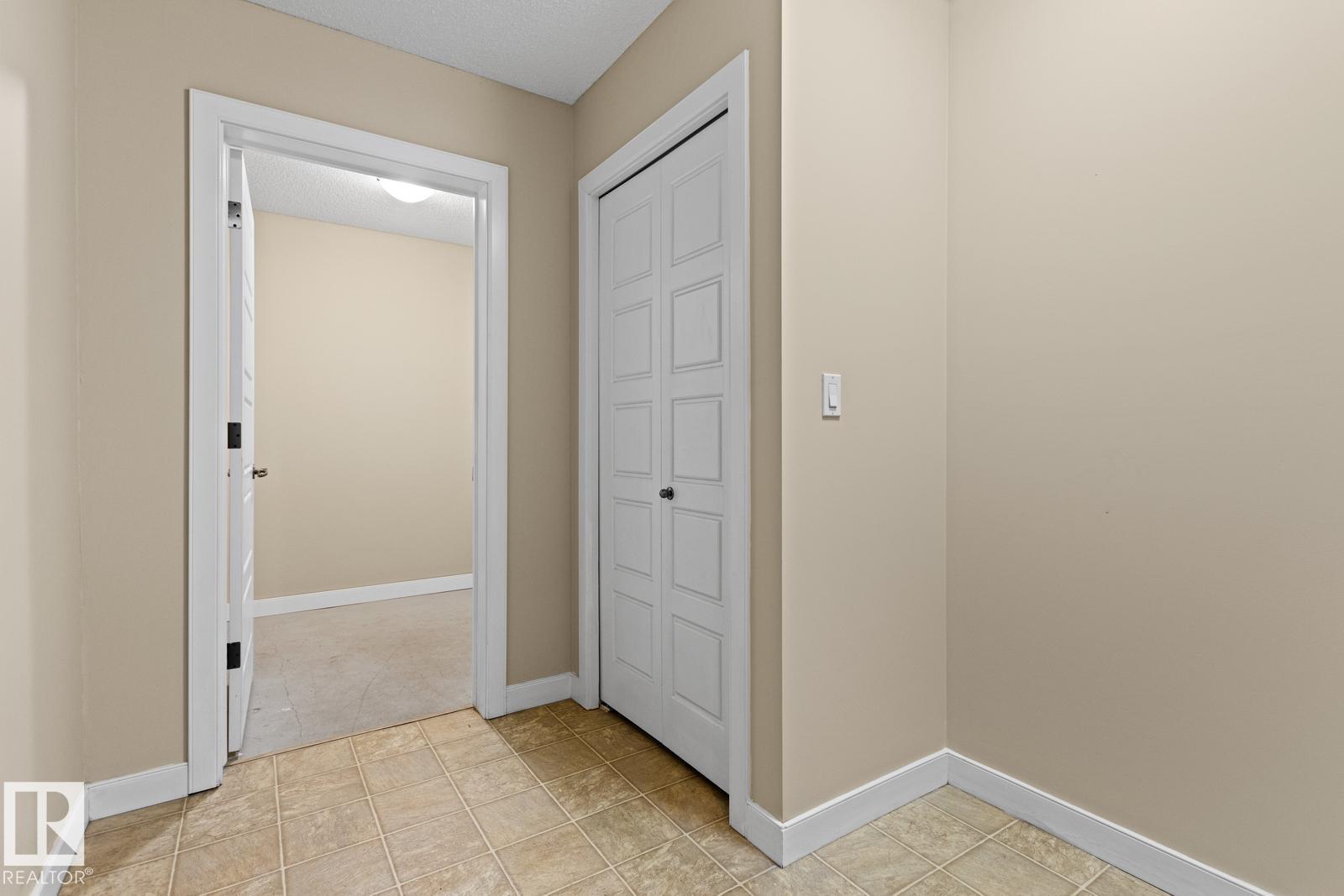 #39 13825 155 AV NW, Edmonton