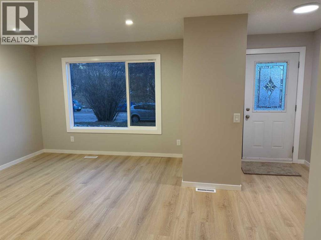 Single Family House for Sale in  Doverville Crescent SE Dover Calgary 