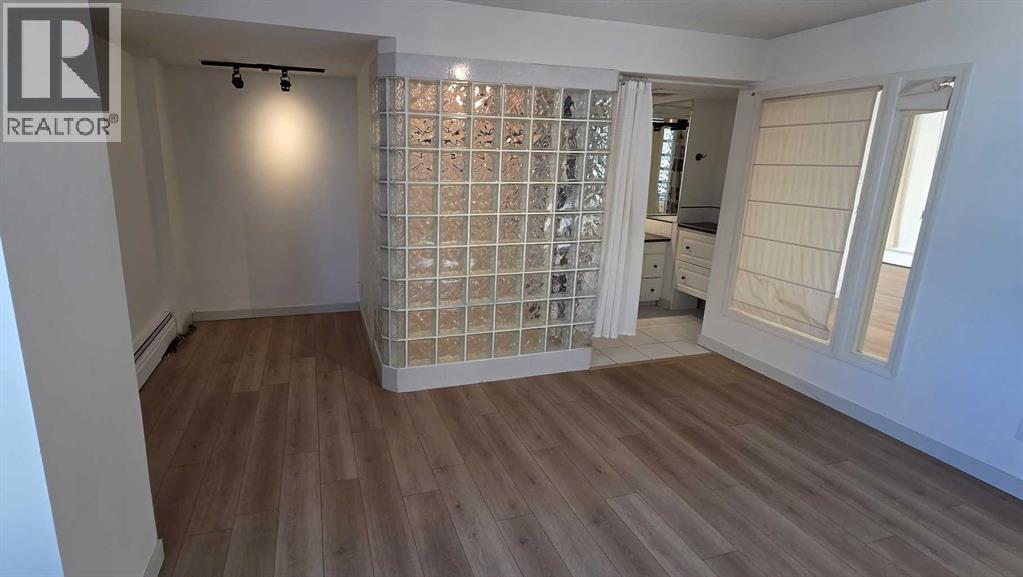 Single Family House for Sale in    Avenue SW Eau Claire Calgary 