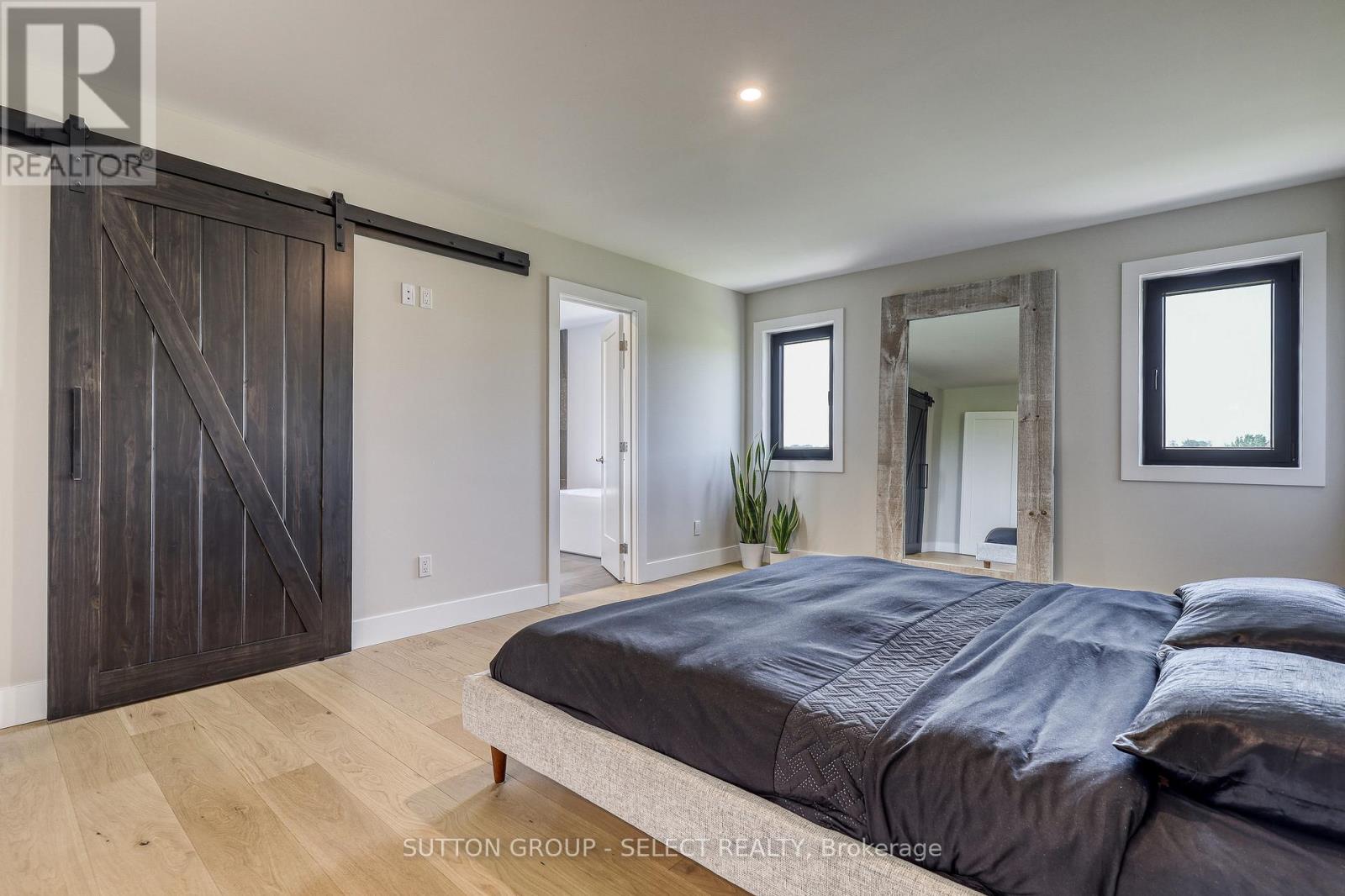 61 CRESTVIEW DRIVE Property Photo