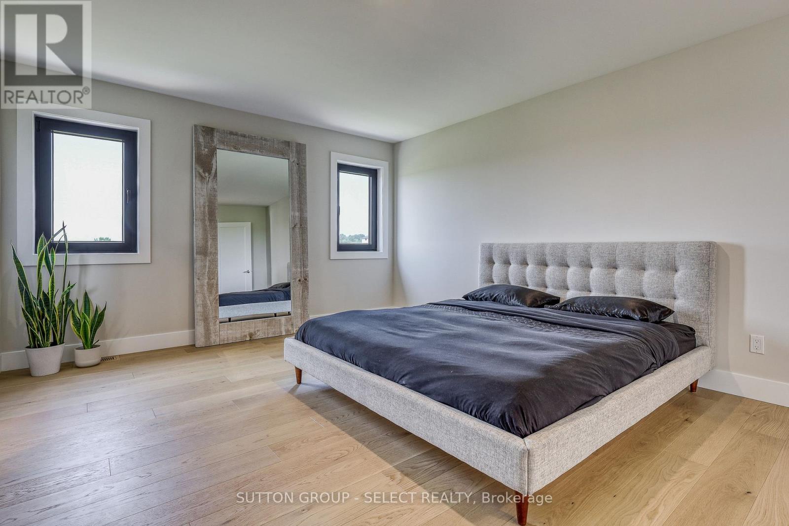 61 CRESTVIEW DRIVE Property Photo