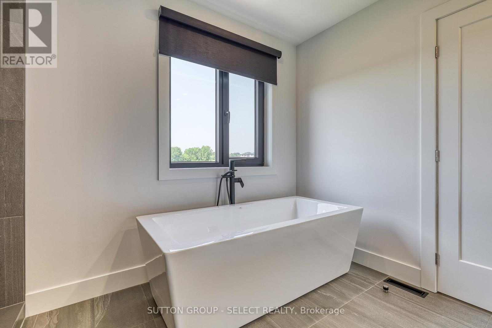 61 CRESTVIEW DRIVE Property Photo