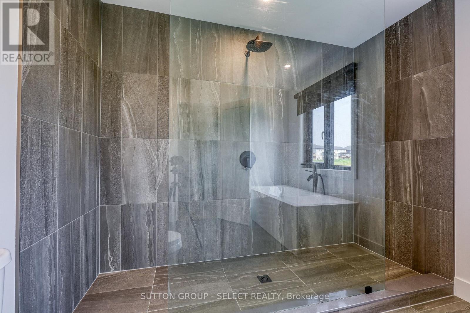 61 CRESTVIEW DRIVE Property Photo