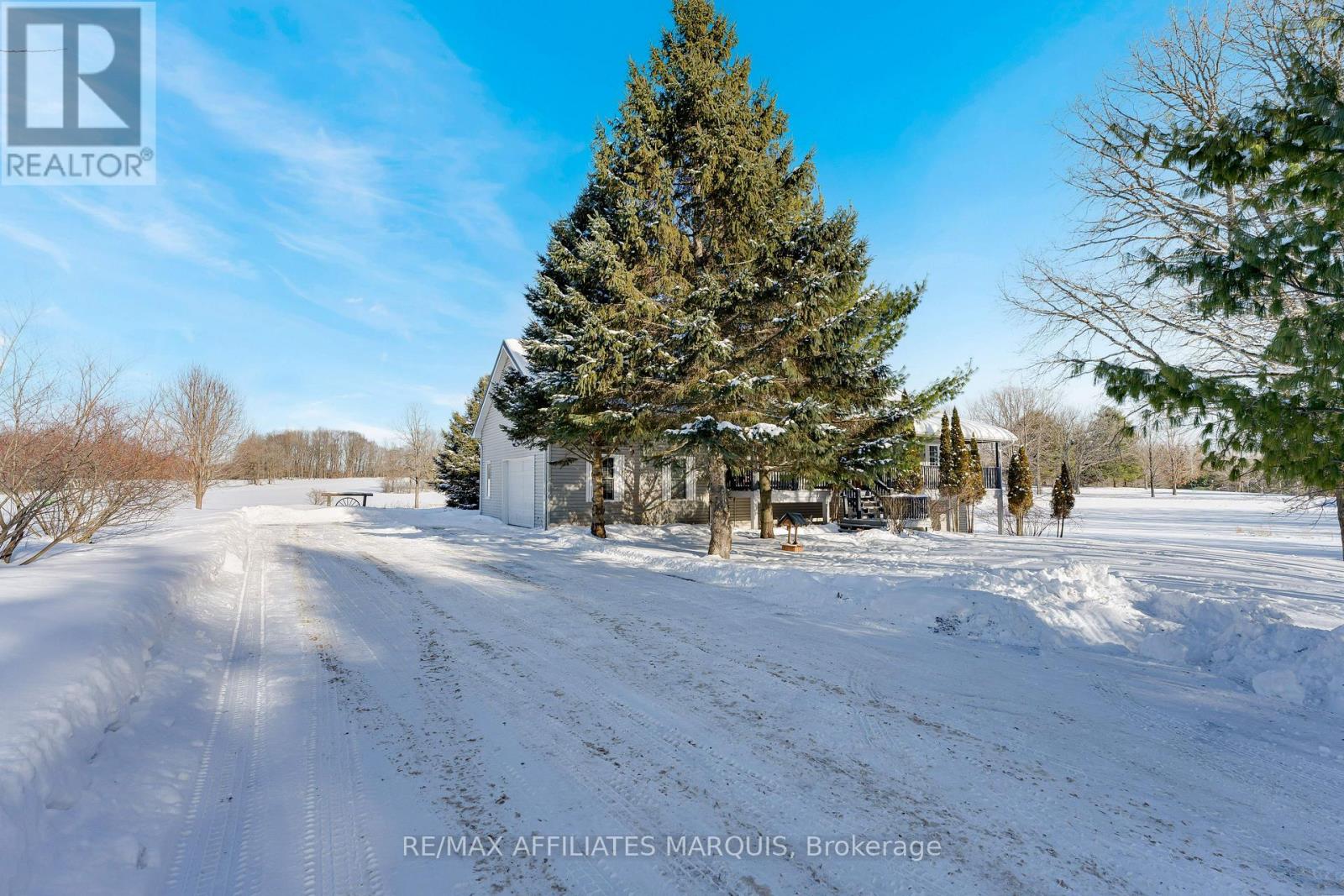 63 SUNNY SIDE ROAD - Photo 2 of 36, Rideau Lakes, Ontario