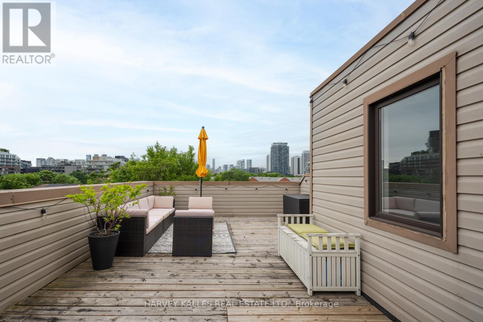 #45 140 BROADVIEW AVENUE - 23