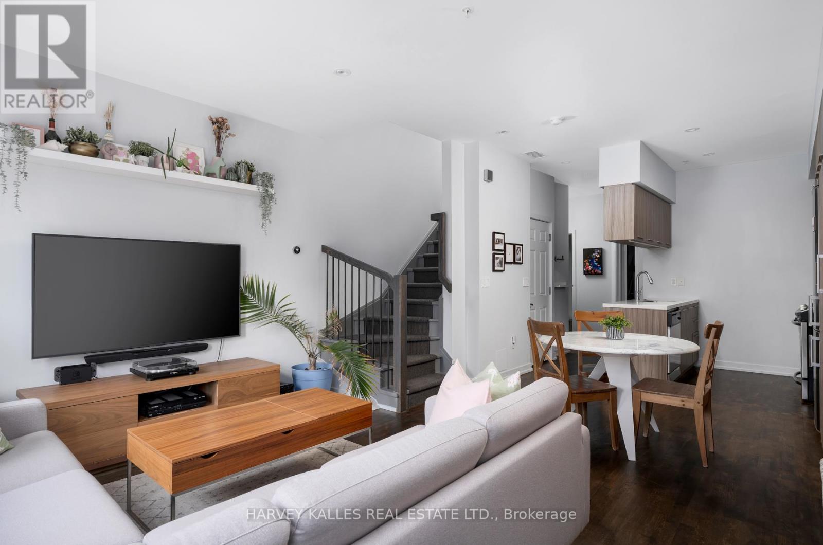 #45 140 BROADVIEW AVENUE - 6