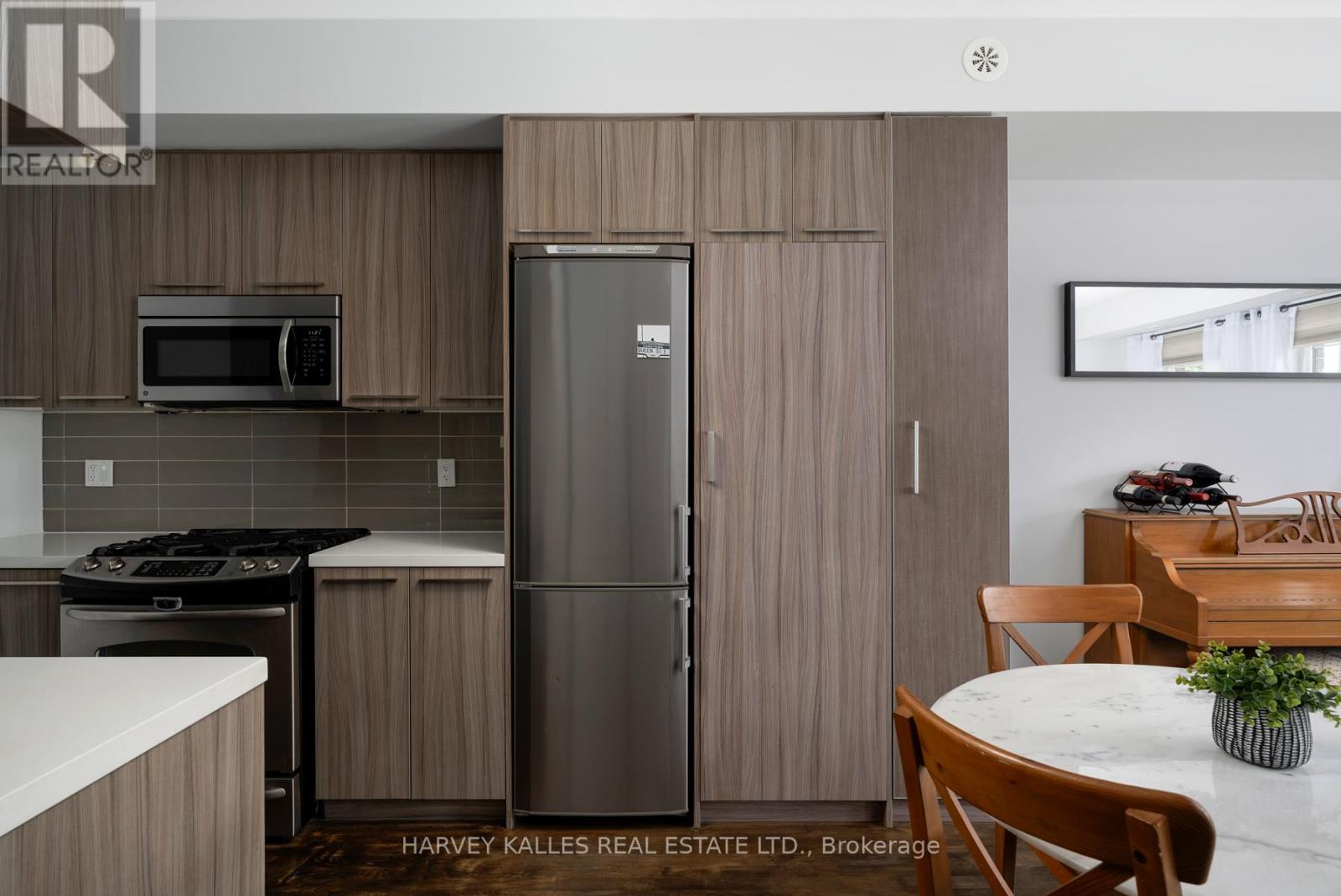 #45 140 BROADVIEW AVENUE - 8