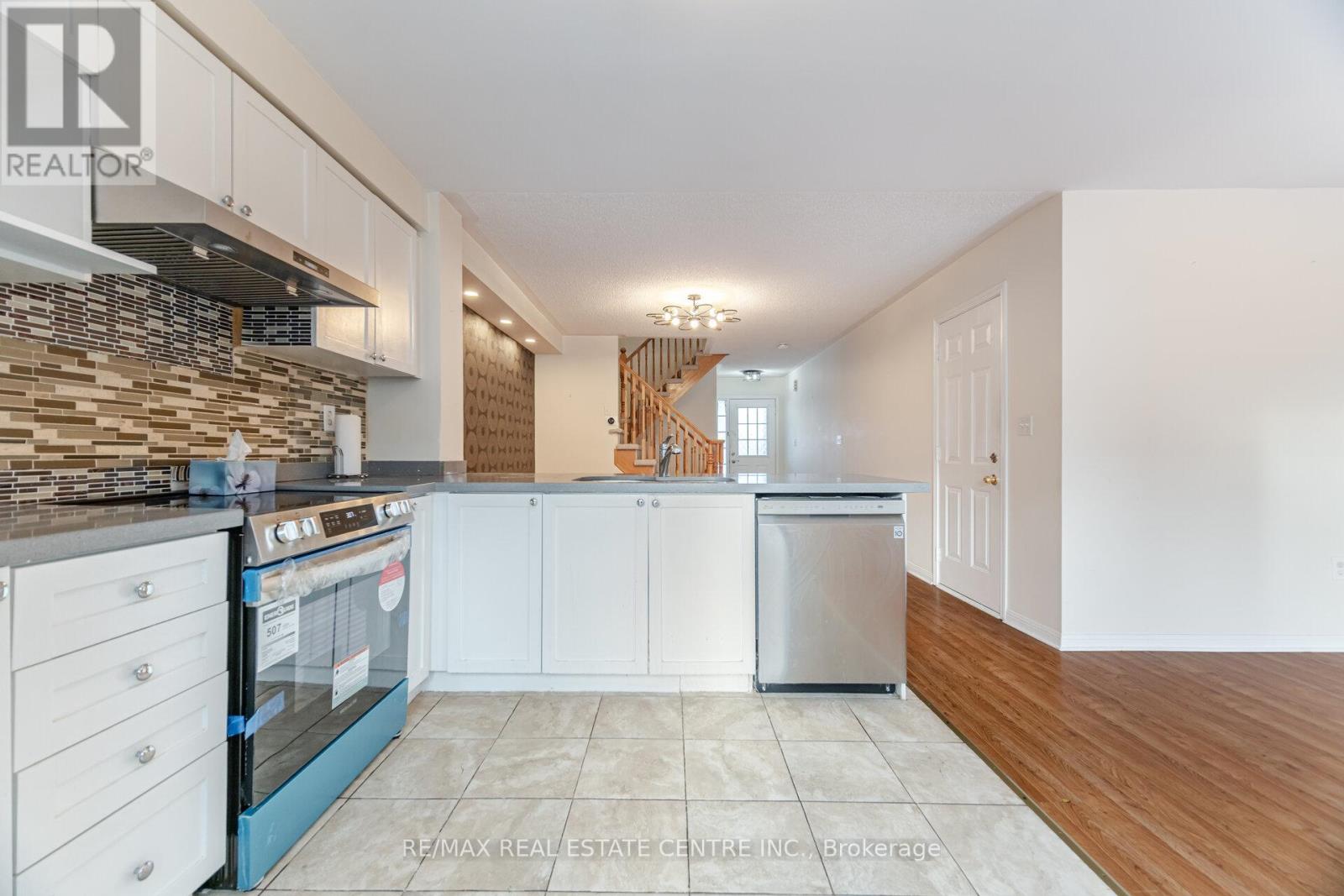 454 COLLIS COURT - 12