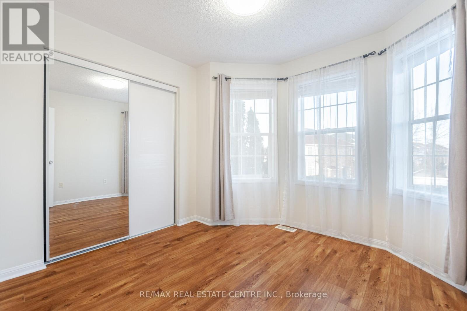 454 COLLIS COURT - 23