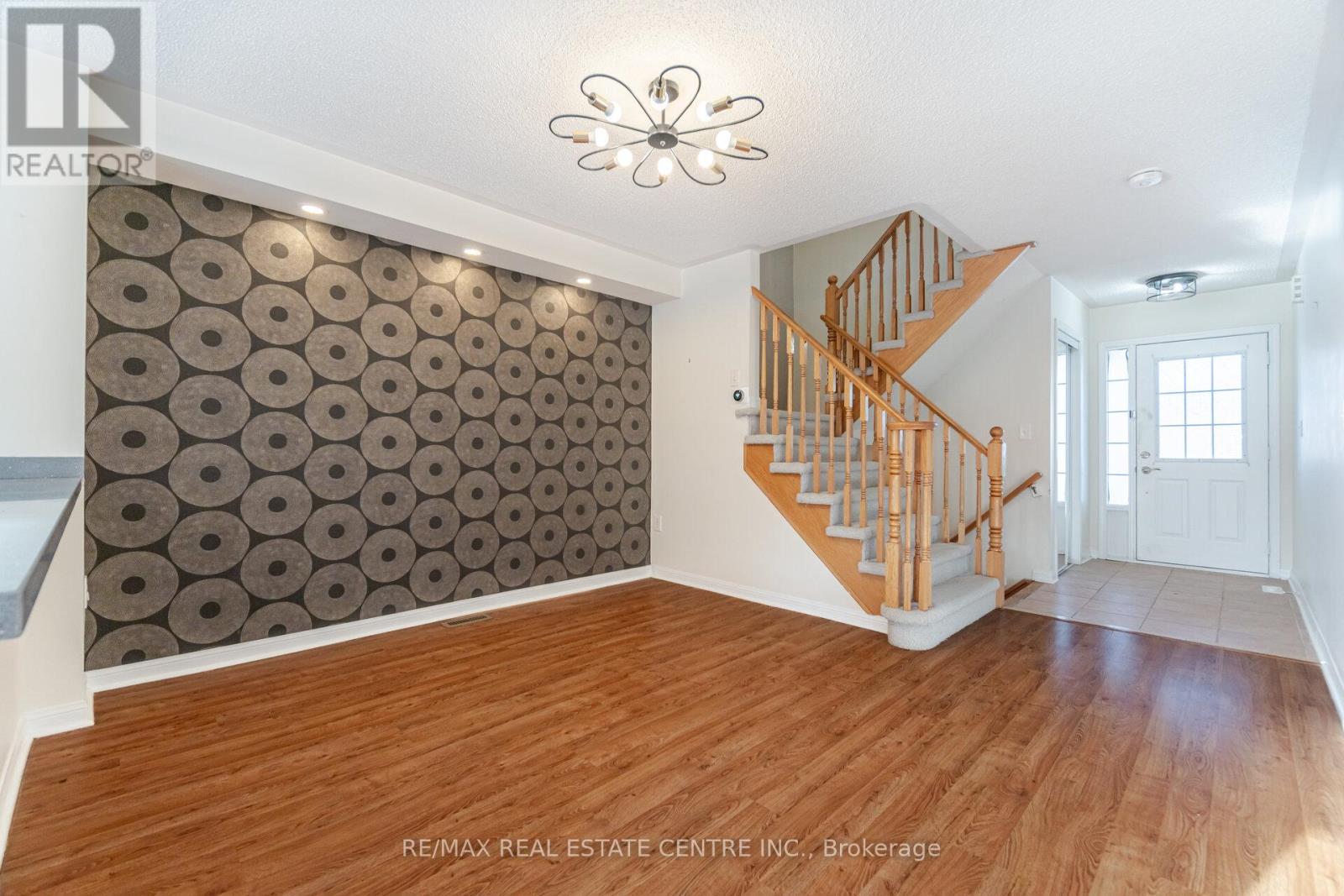 454 COLLIS COURT - 5