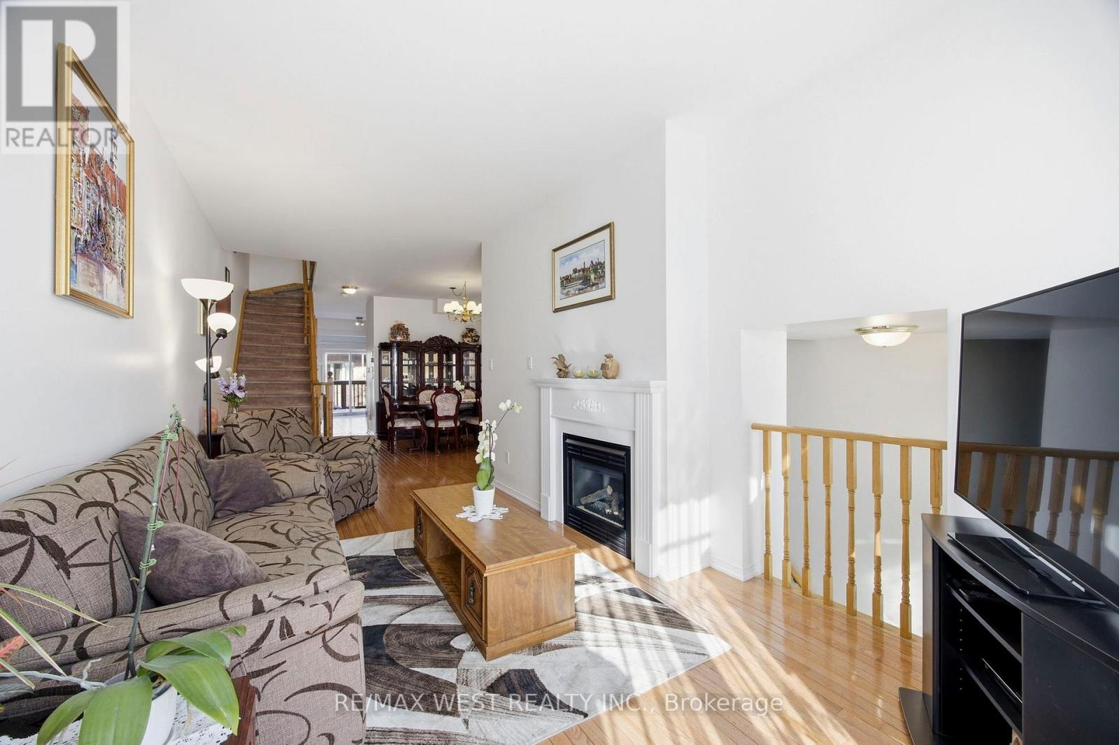 138 MANITOBA STREET - Photo 3 of 37, Toronto (Mimico), Ontario