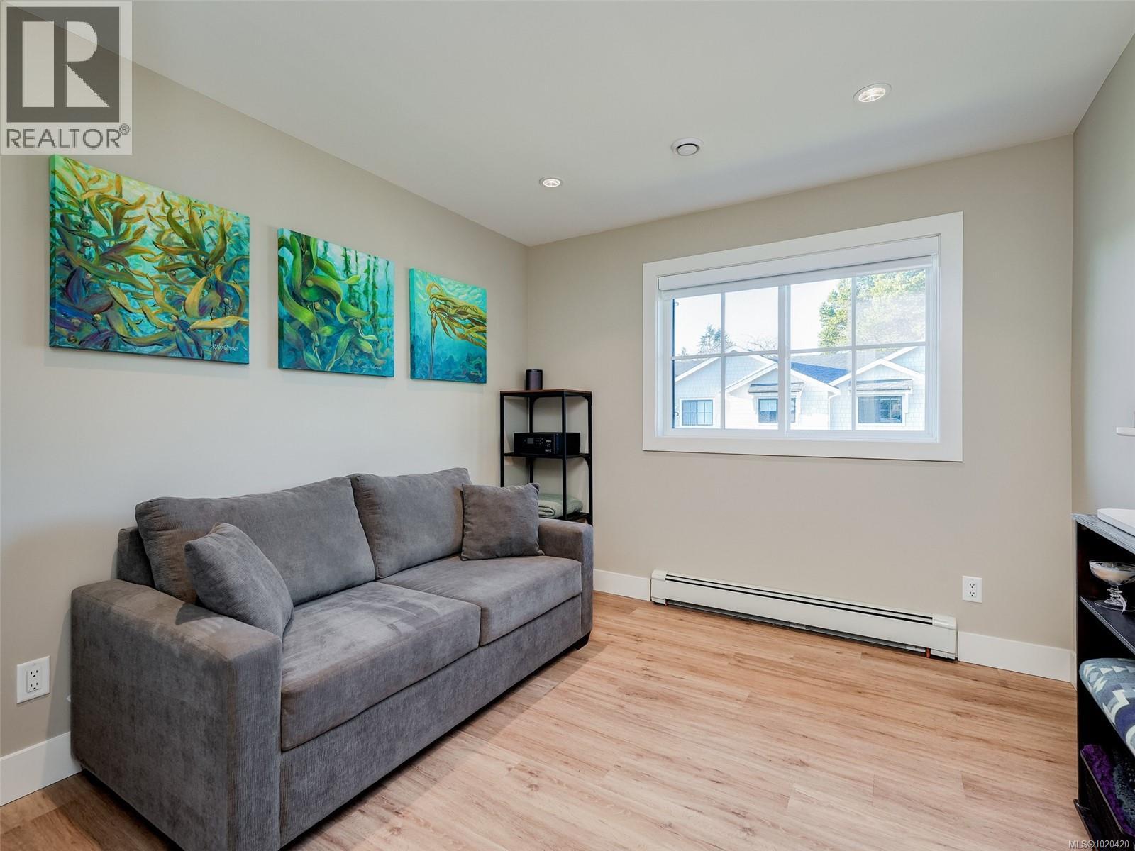 106 2096 Kennedy St, Sooke