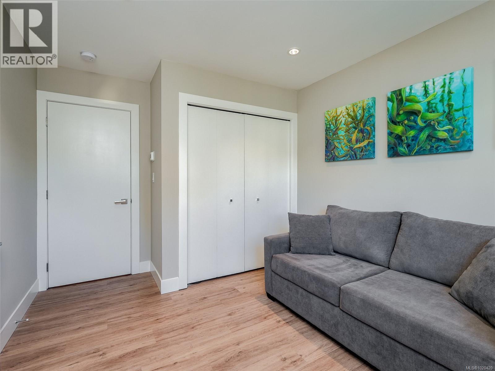 106 2096 Kennedy St, Sooke