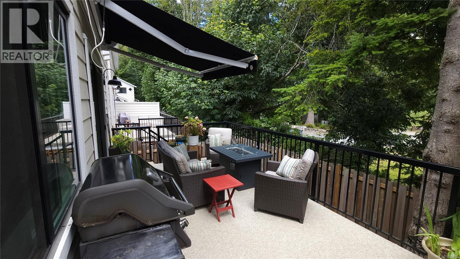 106 2096 Kennedy St, Sooke