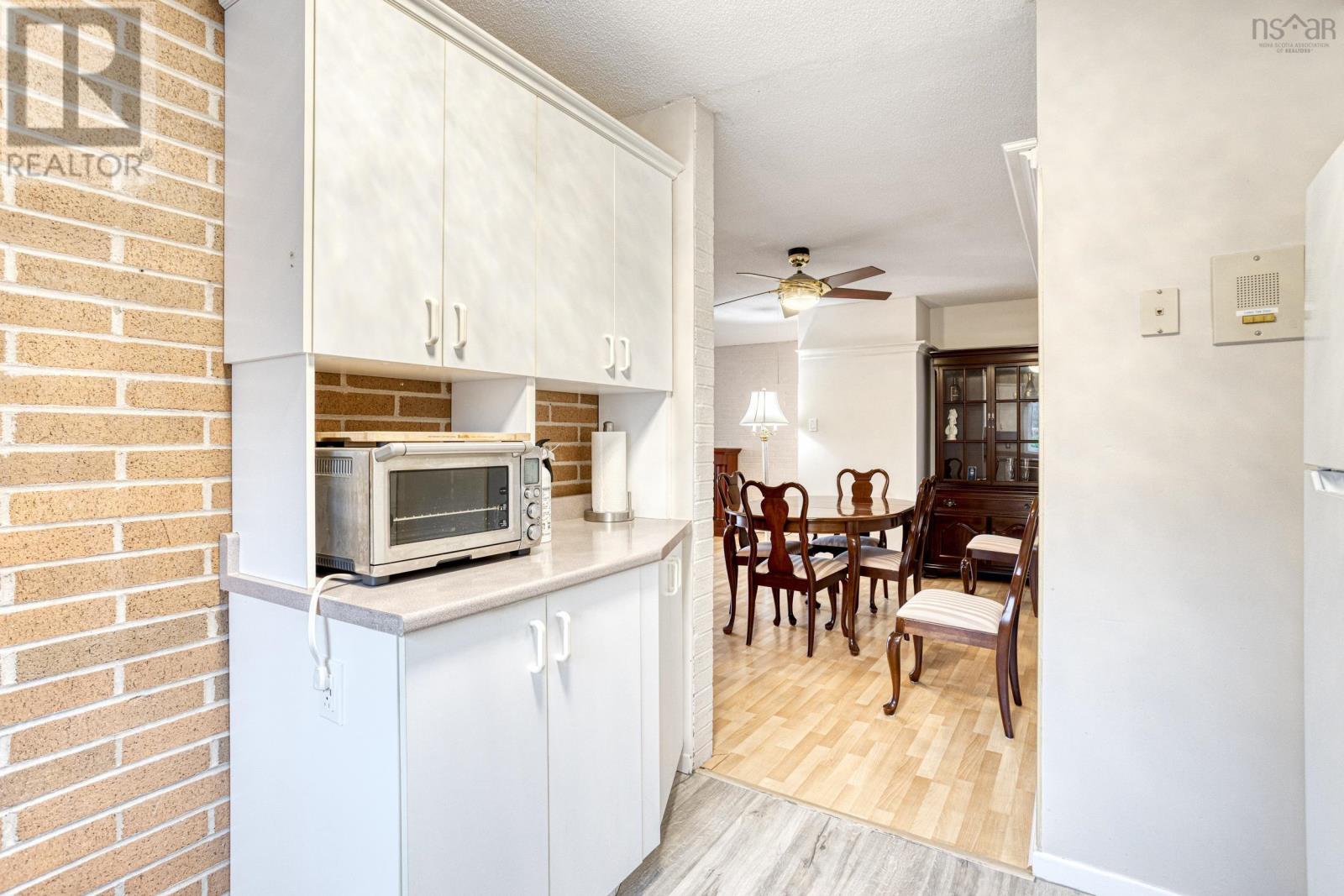 Property 23 of 37 of 107 26 Brookdale Crescent