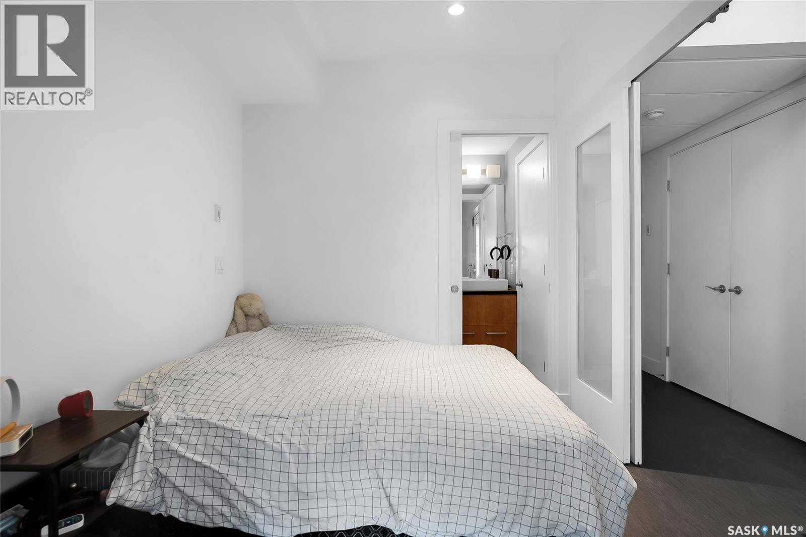 #325 404 C AVENUE S - 15