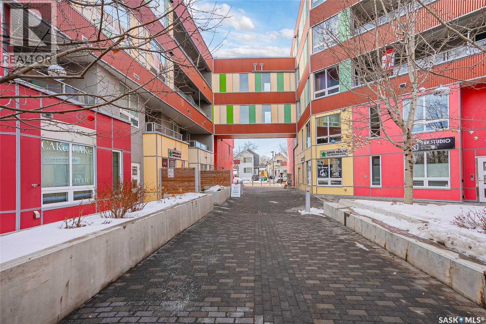 #325 404 C AVENUE S - 35