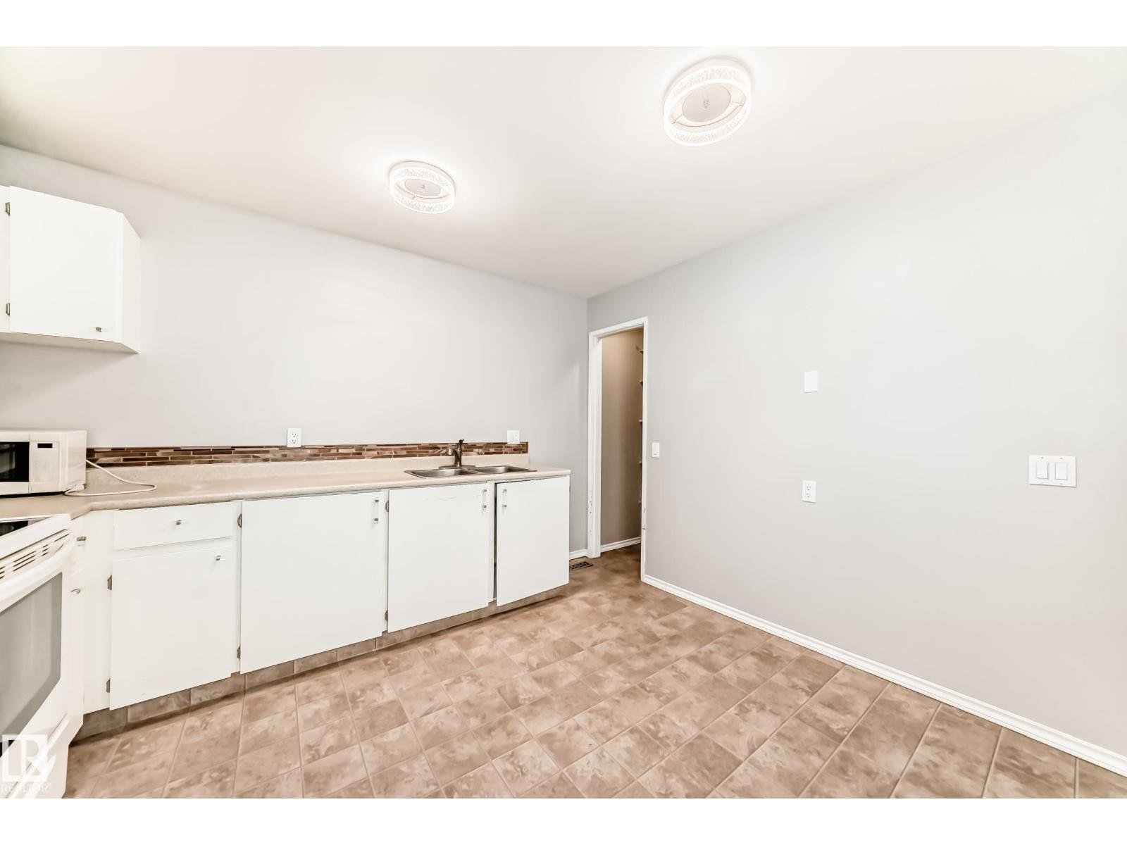 5308 20 AV NW, Edmonton