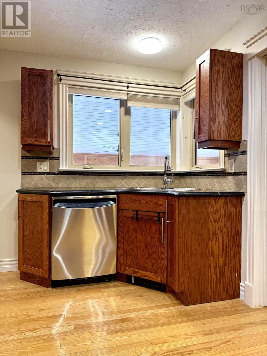 Property 18 of 50 of 27 Regent Street