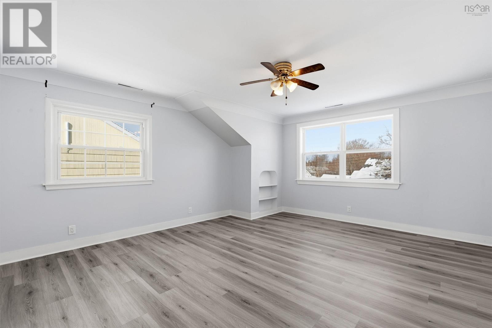 Property 19 of 49 of 56 Whitman Court