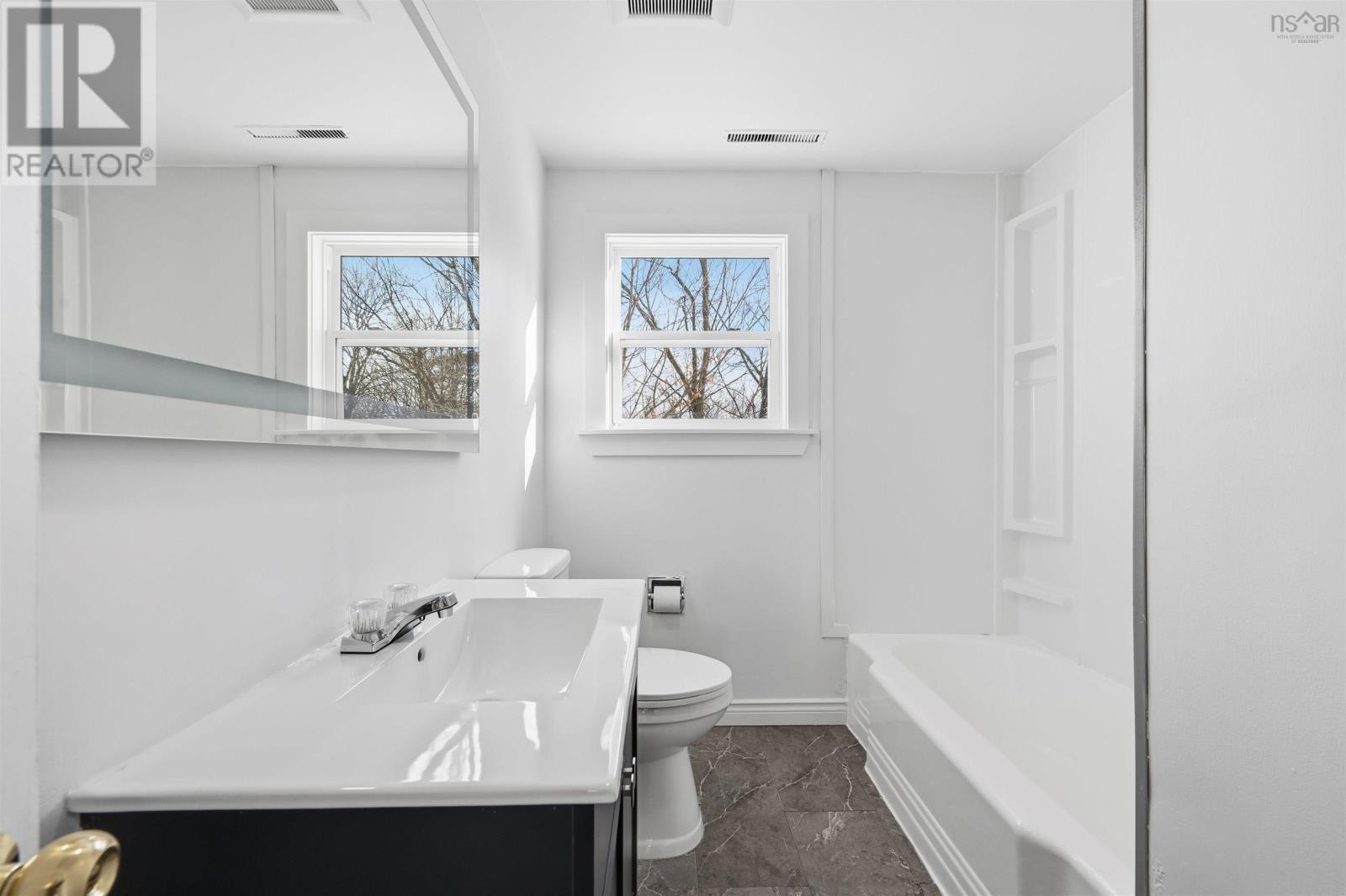 Property 27 of 49 of 56 Whitman Court