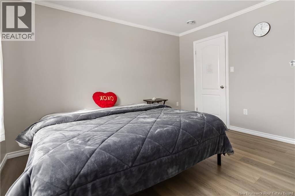 16 CROWBUSH CRESCENT - 17