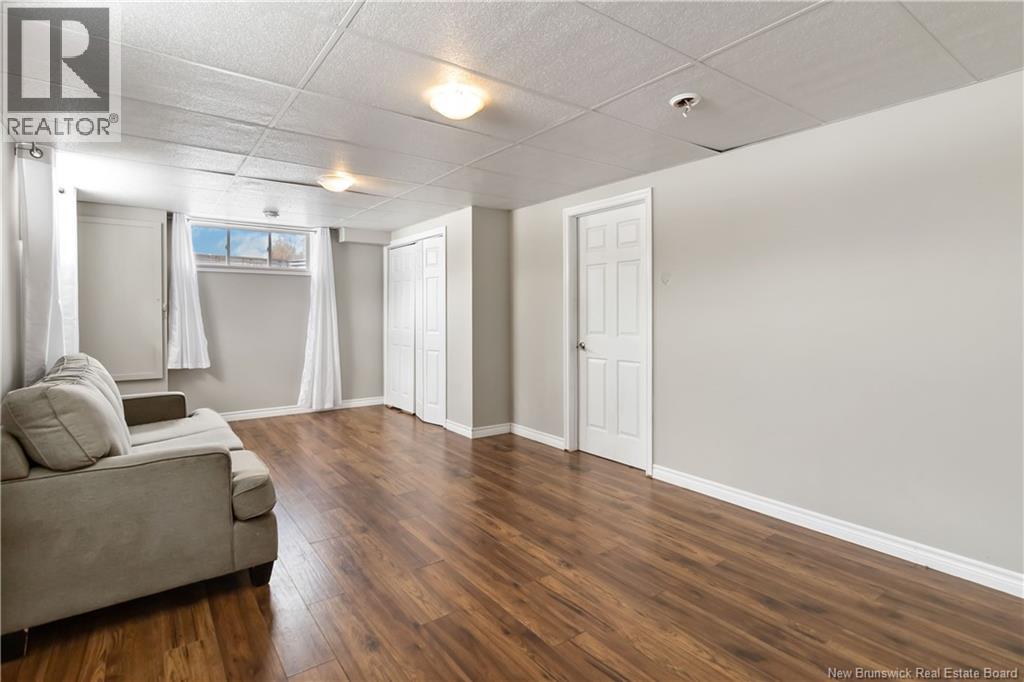 16 CROWBUSH CRESCENT - 20