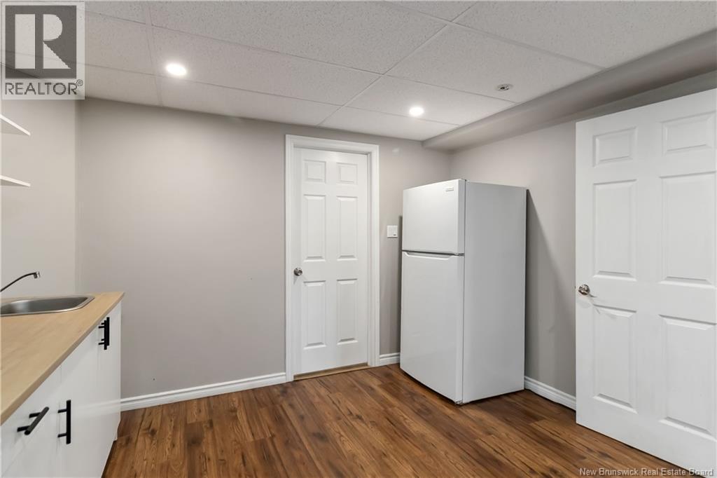 16 CROWBUSH CRESCENT - 22