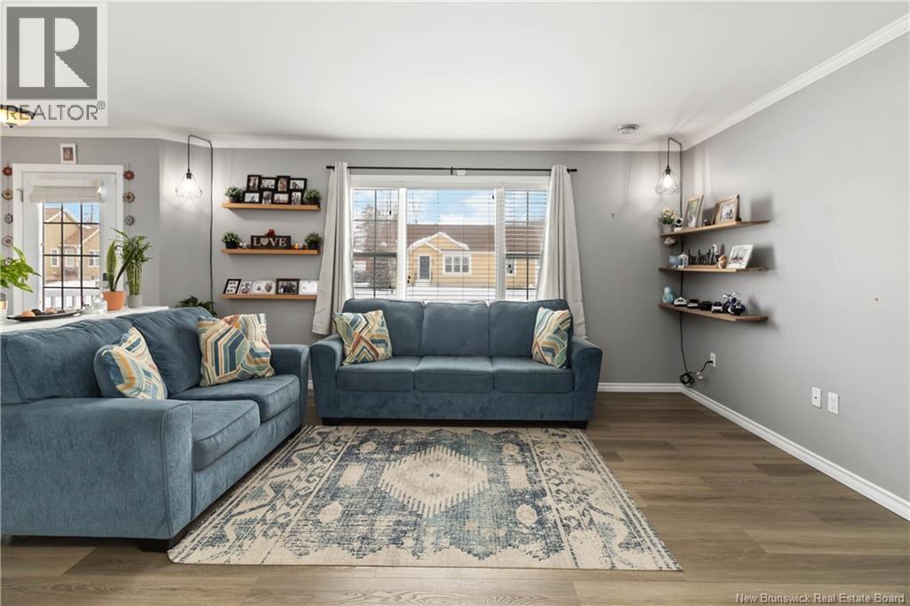 16 CROWBUSH CRESCENT - 4