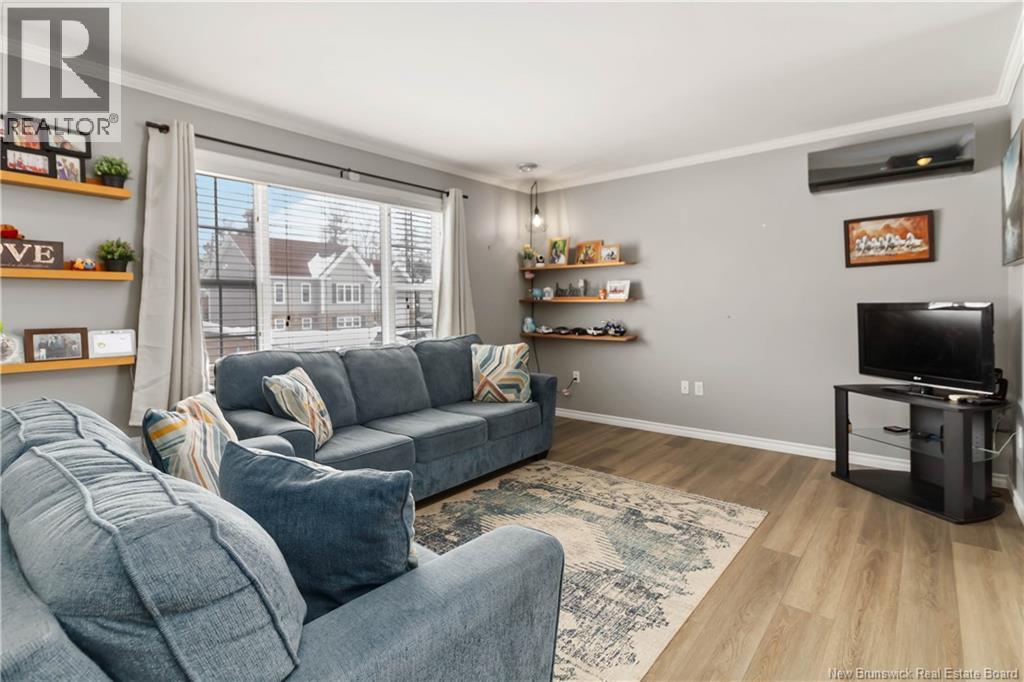 16 CROWBUSH CRESCENT - 5