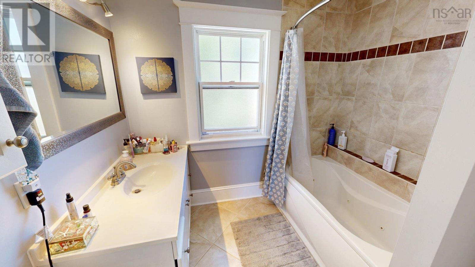 Property 20 of 49 of 1518/1520 Bridge Street