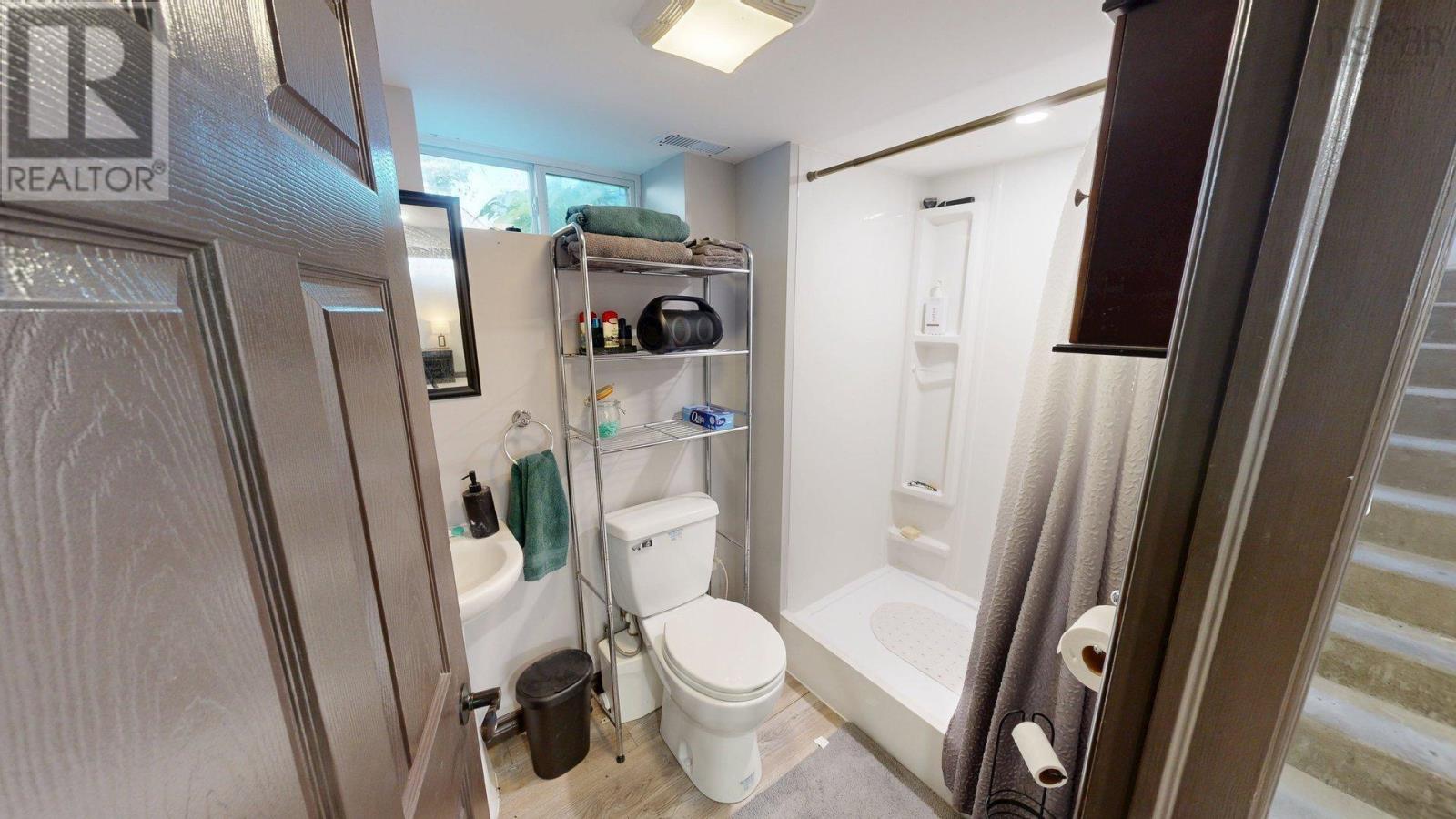 Property 14 of 49 of 1518/1520 Bridge Street