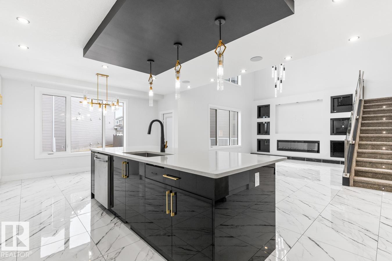 5804 SOLEIL BV, Beaumont