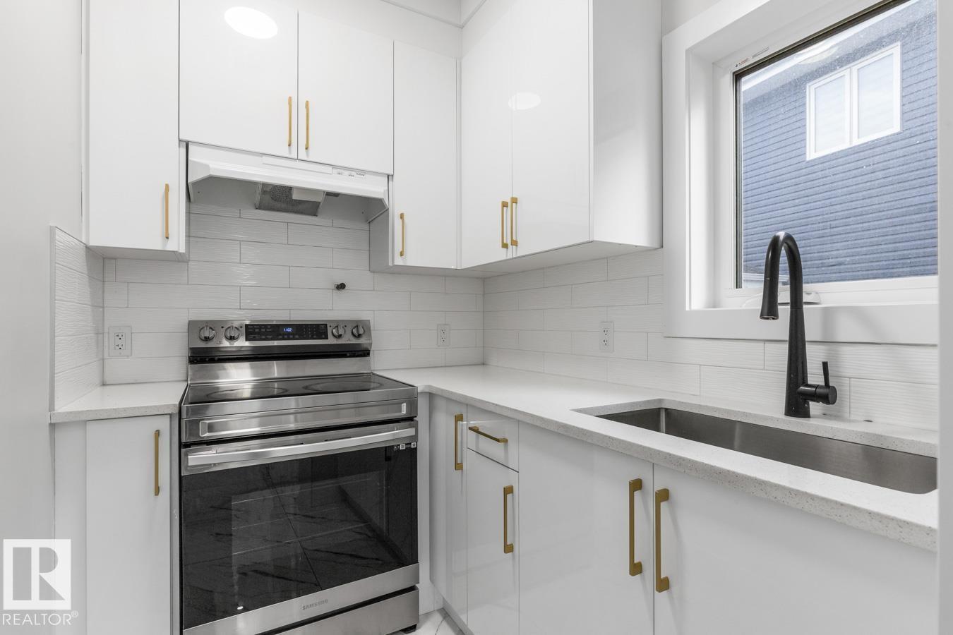 5804 SOLEIL BV, Beaumont